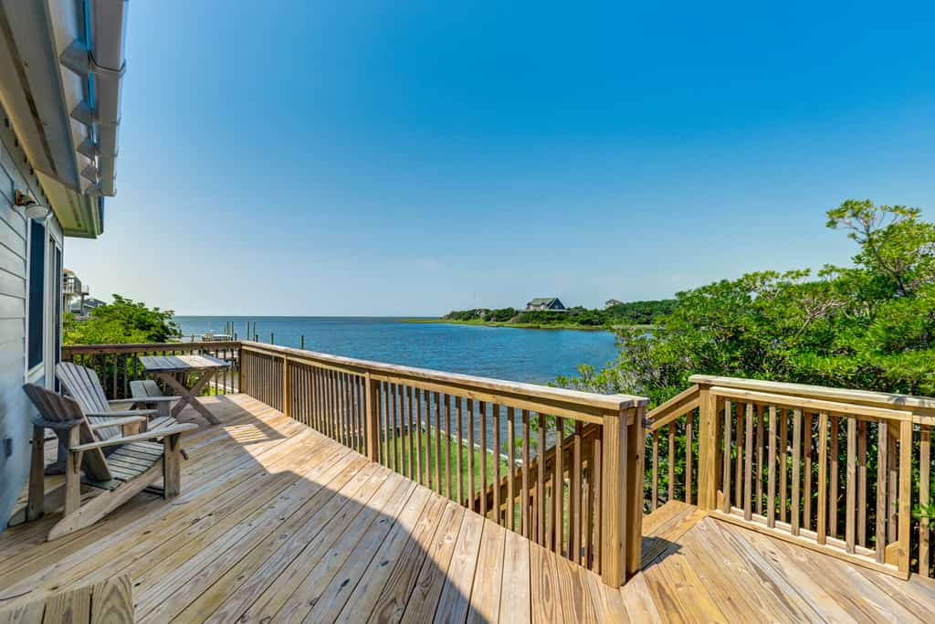 Waterfront, Dog-Friendly House w/Shared Pool, Free WiFi, Private W/D, Central AC