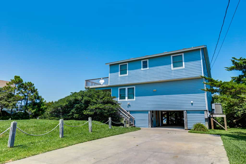 Waterfront, Dog-Friendly House w/Shared Pool, Free WiFi, Private W/D, Central AC