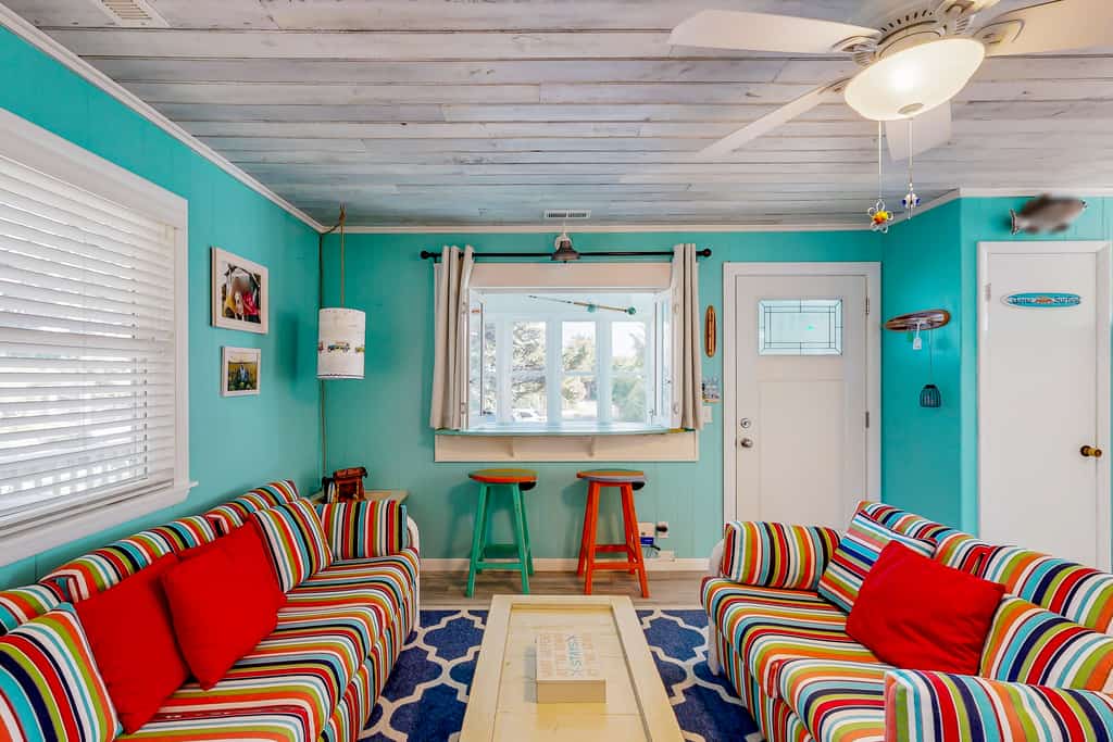 Spot O'Sun 289: Dog-Friendly, Oceanside home steps from beach!