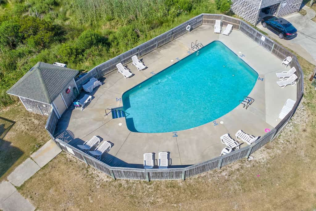 Waterfront home with private hot tub, great sound view, AC & pool access