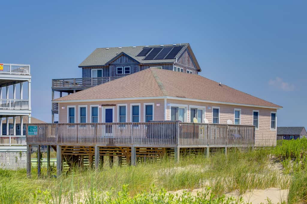 Oceanfront home with beach access, private hot tub & large deck - 2 dogs OK