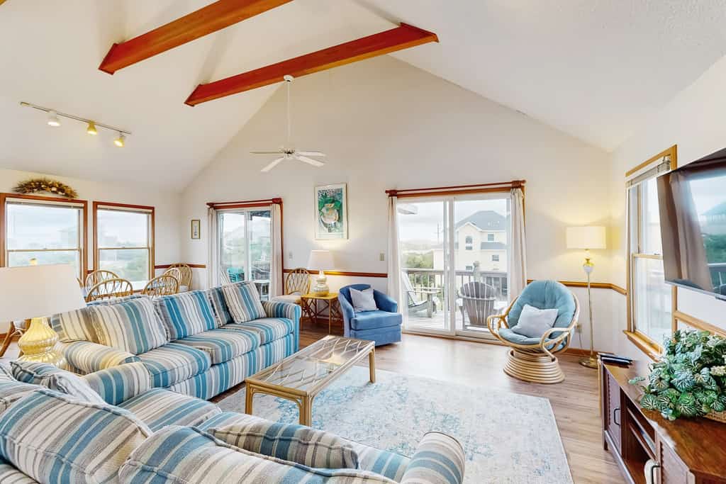 Blue Seas #124-A: Soundside,Private Hot Tub, Roof Deck, Water/Lighthouse Views