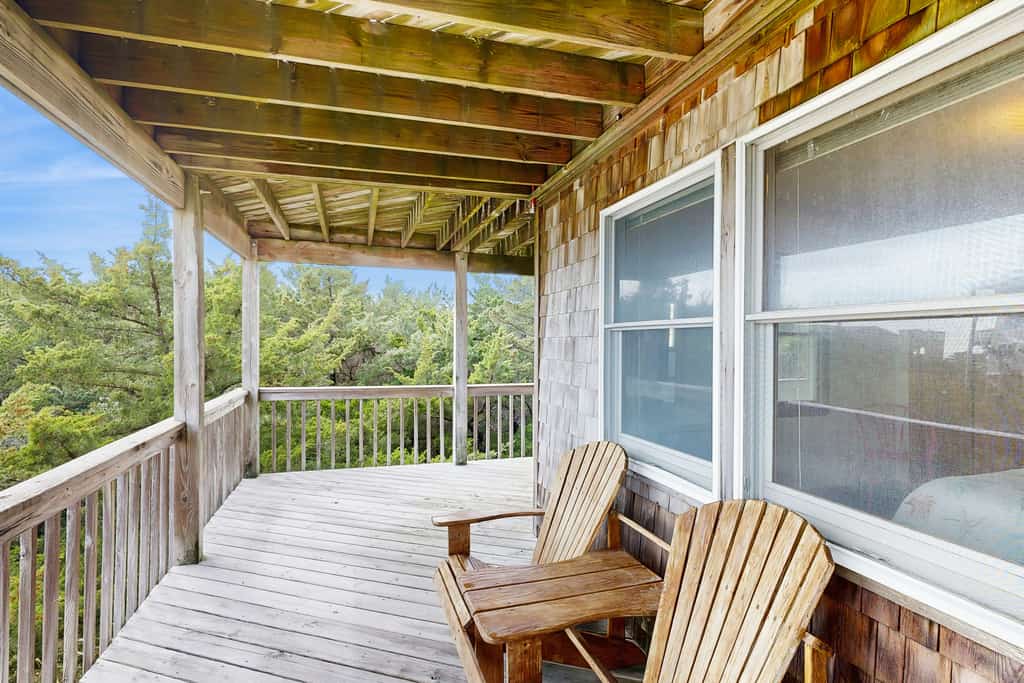 Blue Seas #124-A: Soundside,Private Hot Tub, Roof Deck, Water/Lighthouse Views