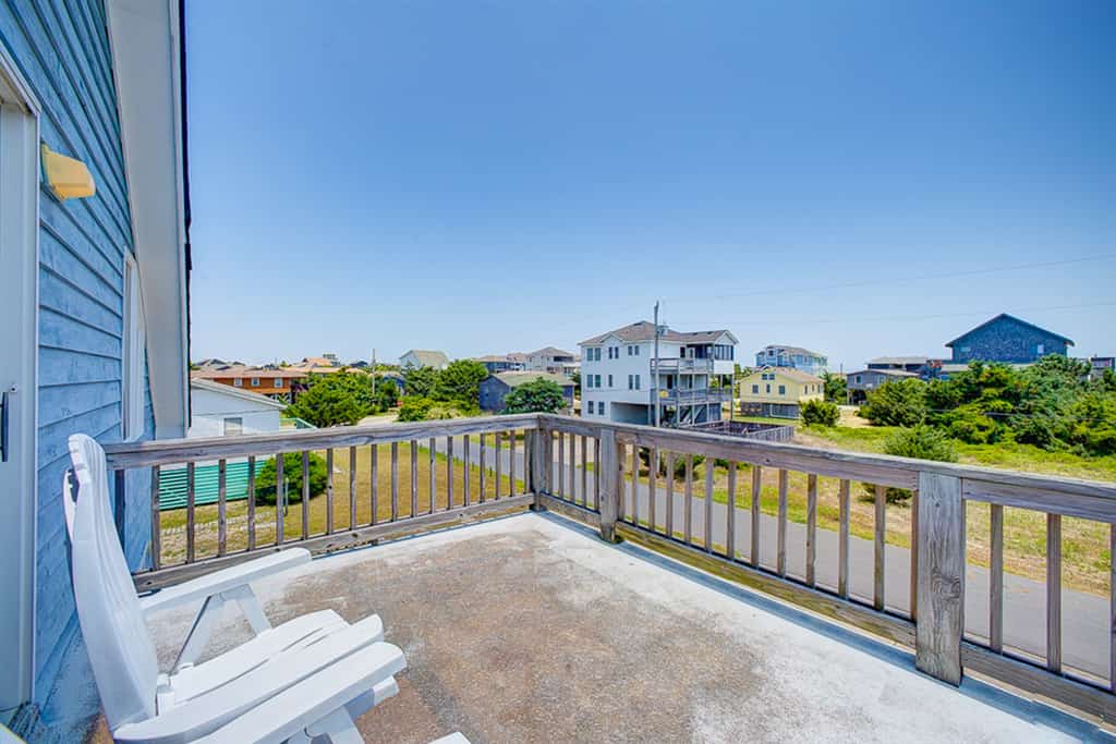 Cape Joy 332: Lovely home 5 lots from beach w/screened porch