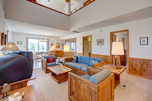 Cape Joy 332: Lovely home 5 lots from beach w/screened porch