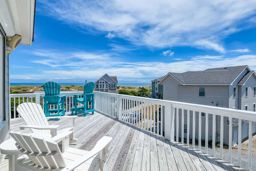 Sunshine: Semi-oceanfront, private pool, hot tub, ocean view