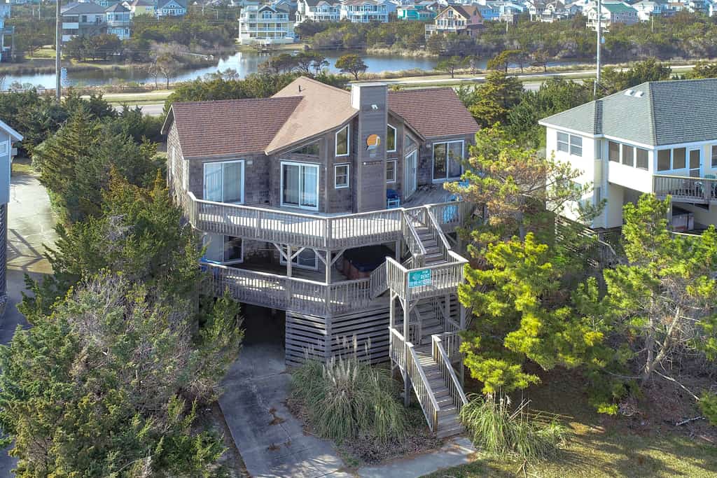 Pelican Perch: Dog-friendly,ocean views, outdoor pool & hot tub