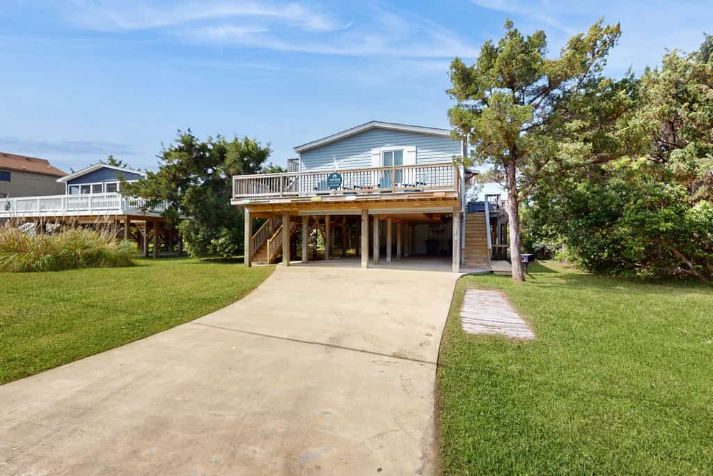 Coastal escape steps to beach - hot tub, outdoor shower, screened porch, decks