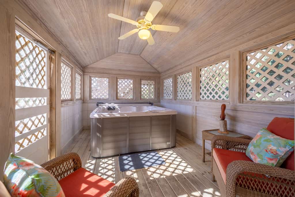 4 Salty Paws 147: Semi-oceanfront, dog-friendly, hot tub & shared pool