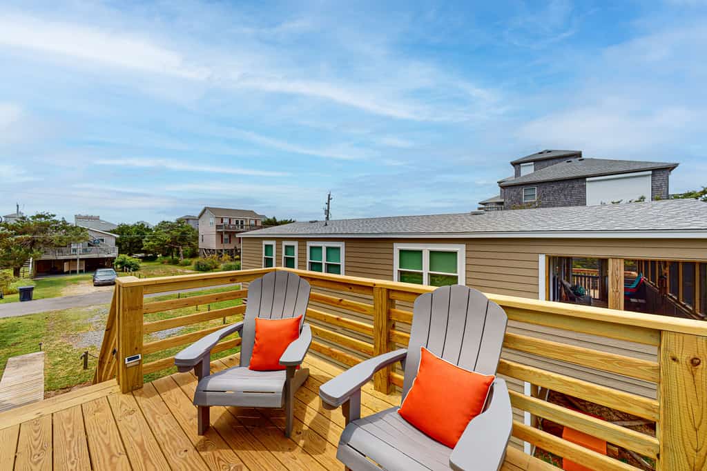 3 bedroom homes with Shared pool and short walk to the beach