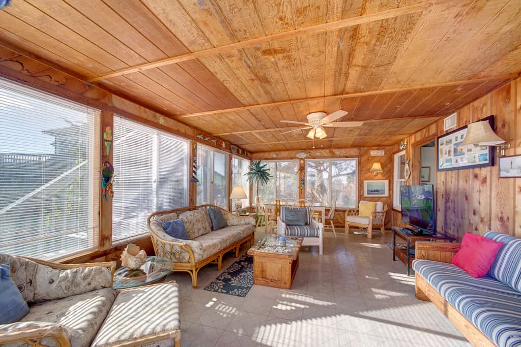 Diamond Shoals 67: Dog-Friendly, 3 lots from beach