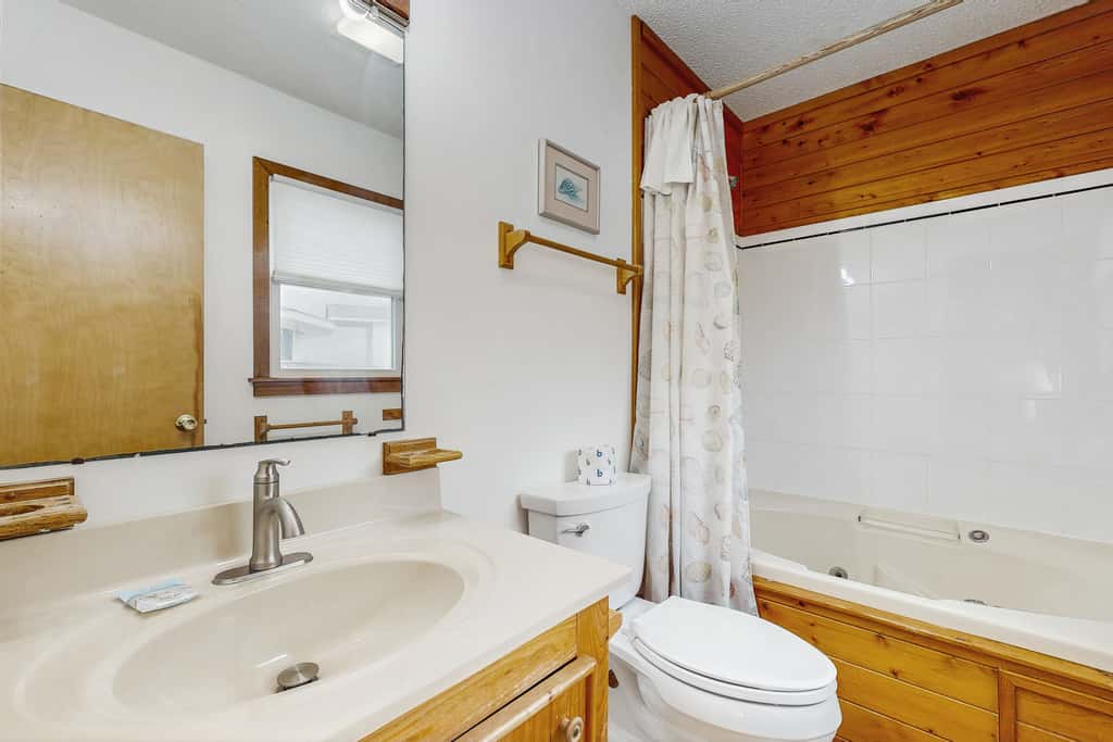 AV242 Aah View 242