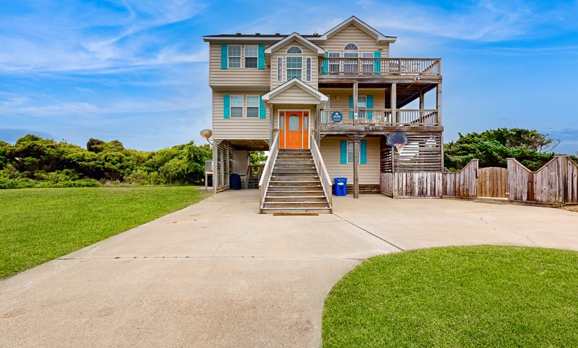 Inviting house with central AC, private pool, hot tub, ocean views, & W/D