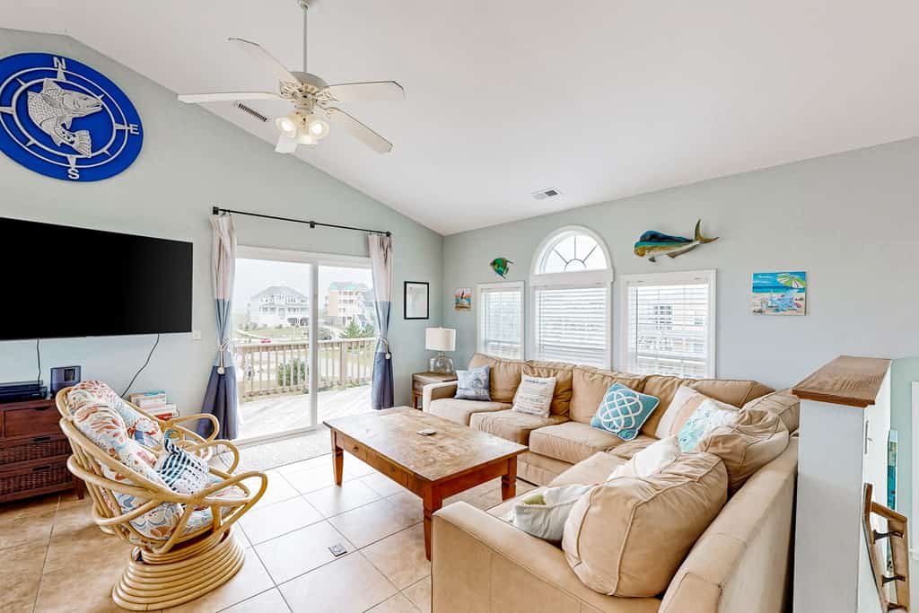 Inviting house with central AC, private pool, hot tub, ocean views, & W/D