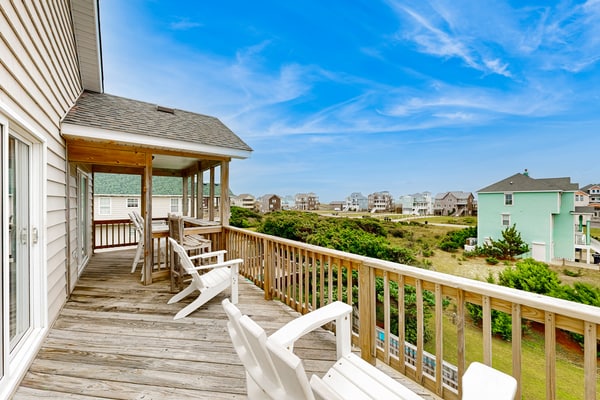 Inviting house with central AC, private pool, hot tub, ocean views, & W/D