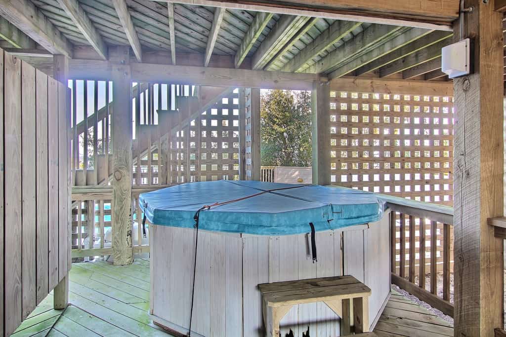 Waterfront house with private pool, hot tub, W/D, &vocean view