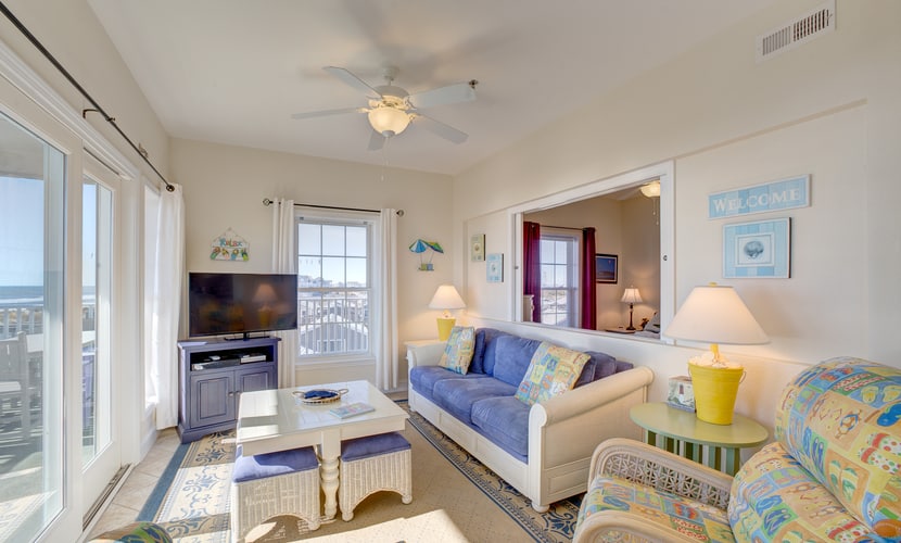 Warm and friendly home in beachfront property- pool, hot tub & central AC