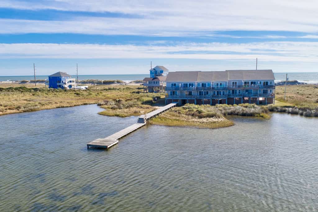 Soundfront Gem W/ Furnished Balcony, Free WiFi, & Beach Access Nearby