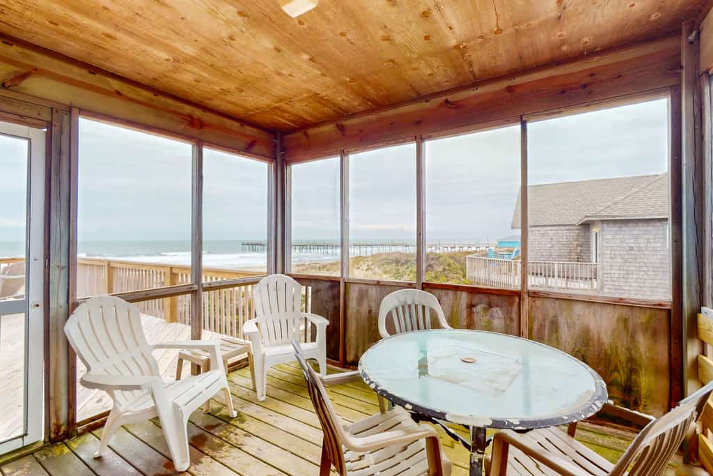 Ocean & Beachfront House w/Private Washer/Dryer, Hot Tub, WiFi, AC, Shared Pool