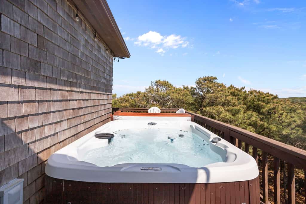Perfect Retreat with Private Hot Tub, Panoramic Views, Full Kitchen pet-friendly