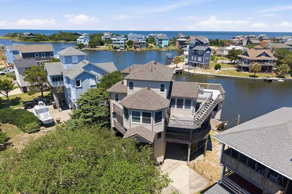 Waterfront House w/ Private Hot Tub, Free WiFi, Water View, Shared Pool