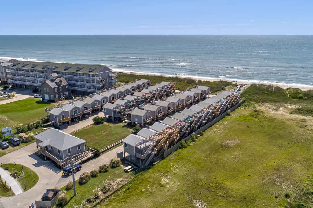 Oceanfront escape for two with fast WiFi, central AC, & easy beach access
