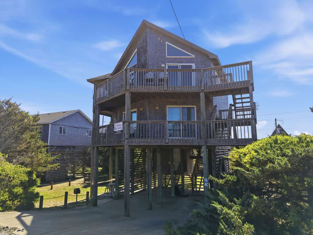 Hooked on Beach Life #16-AC: Dog-Friendly, Ocean View, Shared Pool