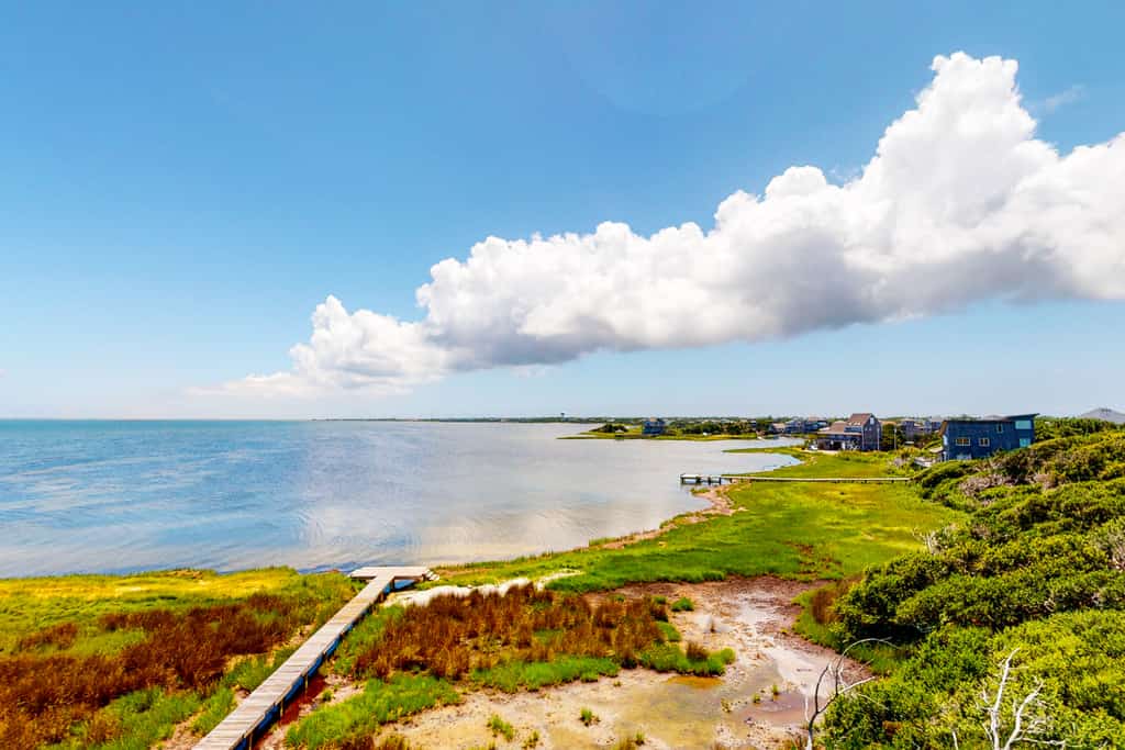 Waterfront House w/ Sound View, Shared Pool, Private W/D, Private Hot Tub