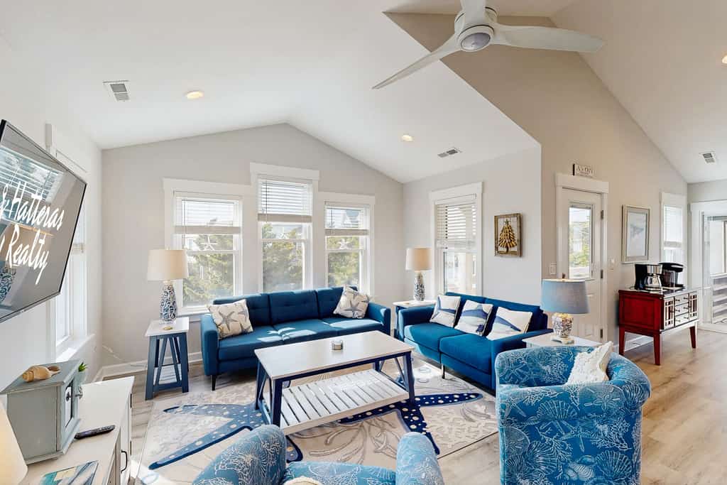 Prickly Pear 723: Nestled between beach & sound w/shared pool