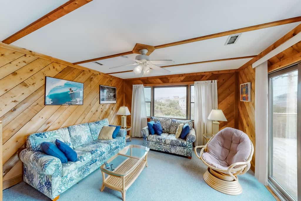 Classic, Dog-Friendly Home w/ AC, Shared Pool, High-Speed WiFi - Steps to Beach