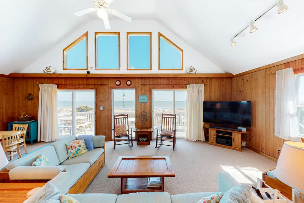 Oceanfront House with Private Hot Tub, Ocean View, Shared Pool, Free WiFi, & A/C