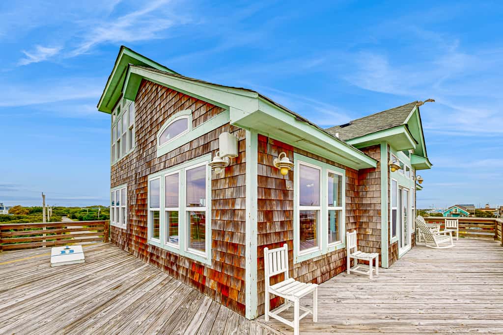 BX460 Hatteras Station