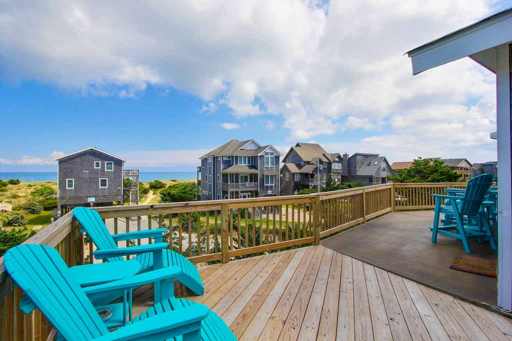 Dog-friendly 4 bedroom house w/private hot tub, WiFi, AC, and ocean views
