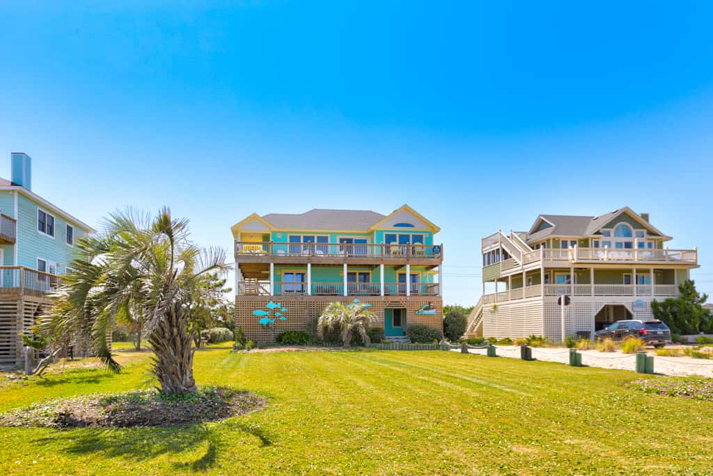 Semi-oceanfront house with private pool, hot tub, & ocean views