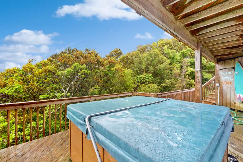 Waterfront, Dog-Friendly House w/ Private W/D, Shared Pool, WiFi, Sound Views