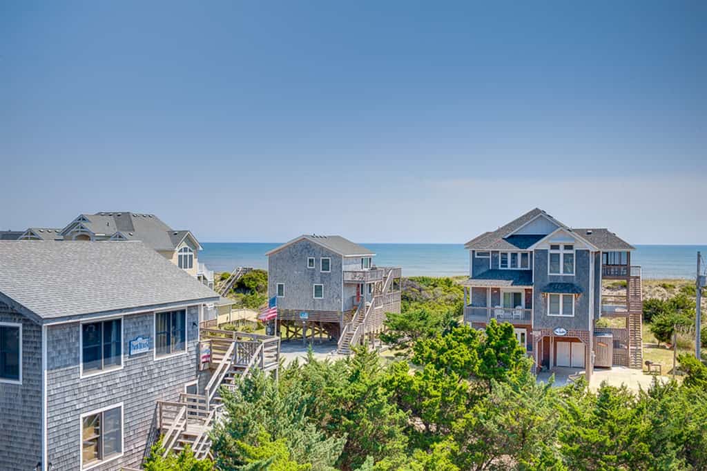 Pelican Watch: Ocean-side, outdoor pool, private hot tub