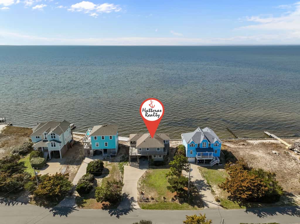 Waterfront home with private hot tub, windsurf launch, amazing view, pool access
