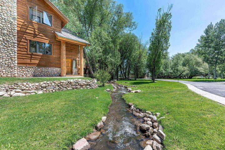 Timber Wolf Canyons Village