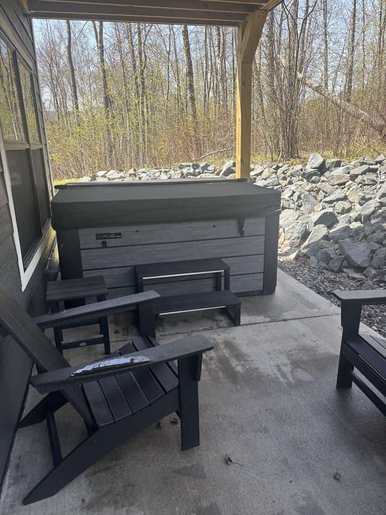 RiverWest Four Seasons - Hot tub -Dogs- Kids Play/Game Area