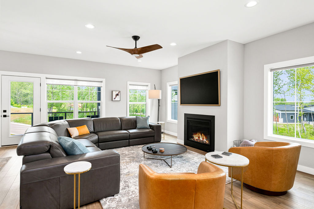 RiverWest Alpine Adventure Haus