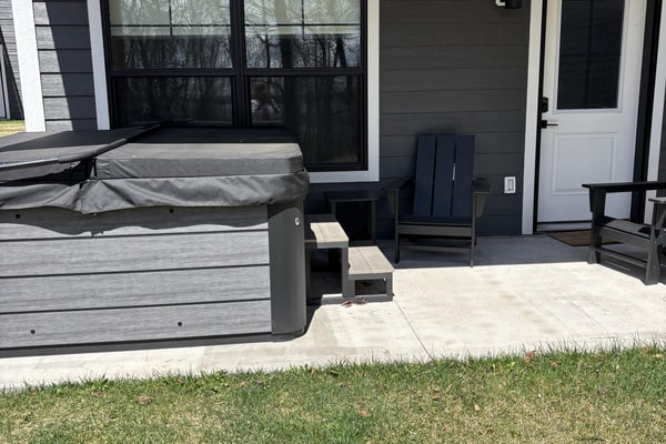 RiverWest Alpine - Hot Tub - Sauna - Dogs
