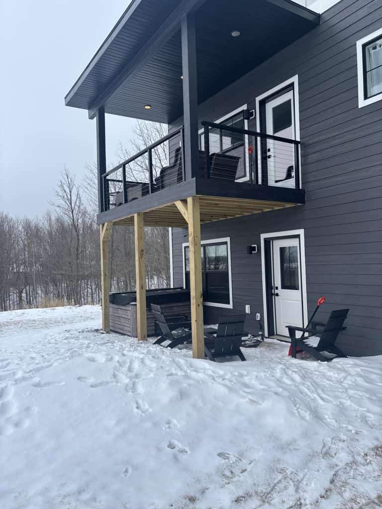 RiverWest at Spirit Mountain Oasis- Hot Tub- Sauna- River View