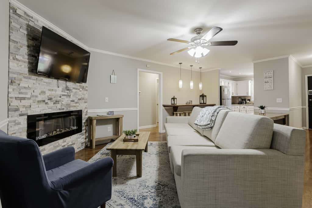 10 Mins to Lake Murray! The Dutch Creek Cottage