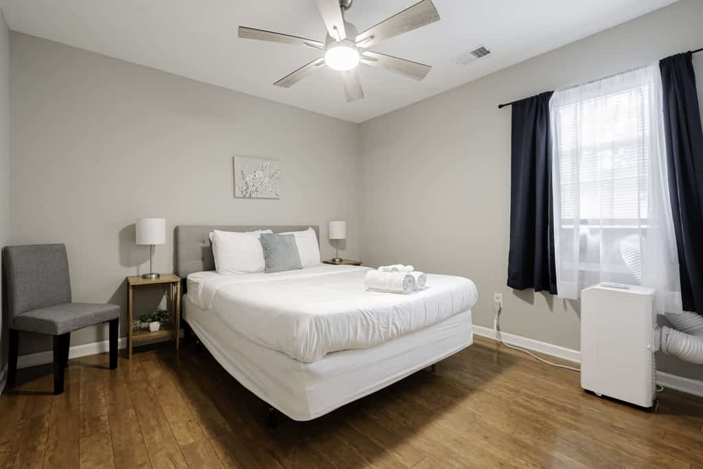 10 Mins to Lake Murray! The Dutch Creek Cottage