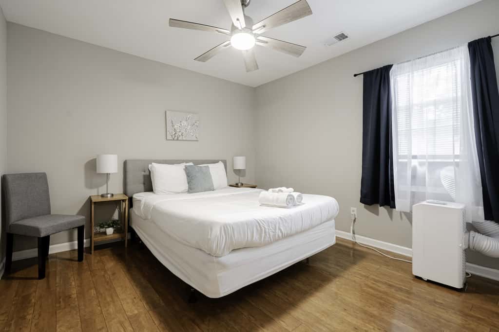 10 Mins to Lake Murray! The Dutch Creek Cottage