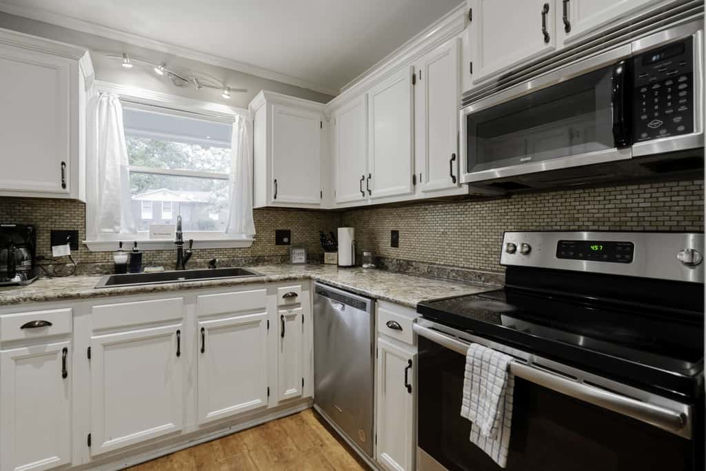 10 Mins to Lake Murray! The Dutch Creek Cottage