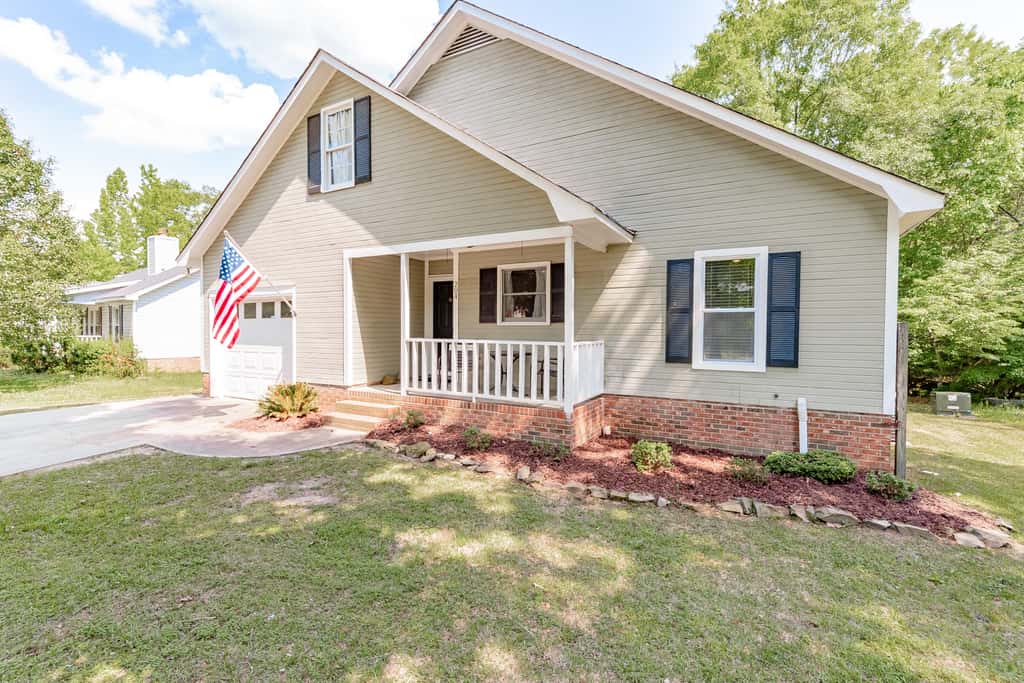 10 Mins to Lake Murray! The Dutch Creek Cottage