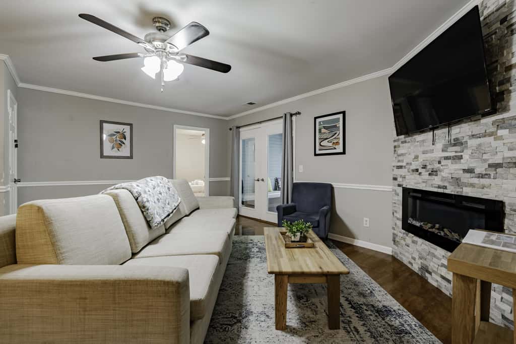 10 Mins to Lake Murray! The Dutch Creek Cottage