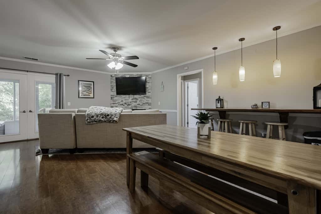 10 Mins to Lake Murray! The Dutch Creek Cottage