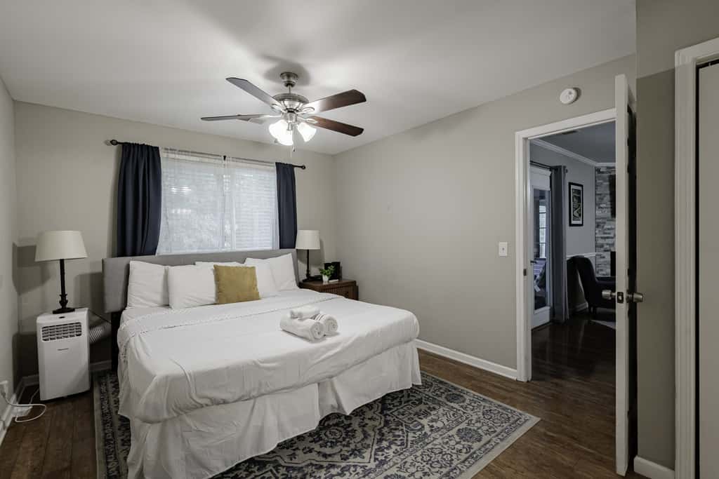10 Mins to Lake Murray! The Dutch Creek Cottage